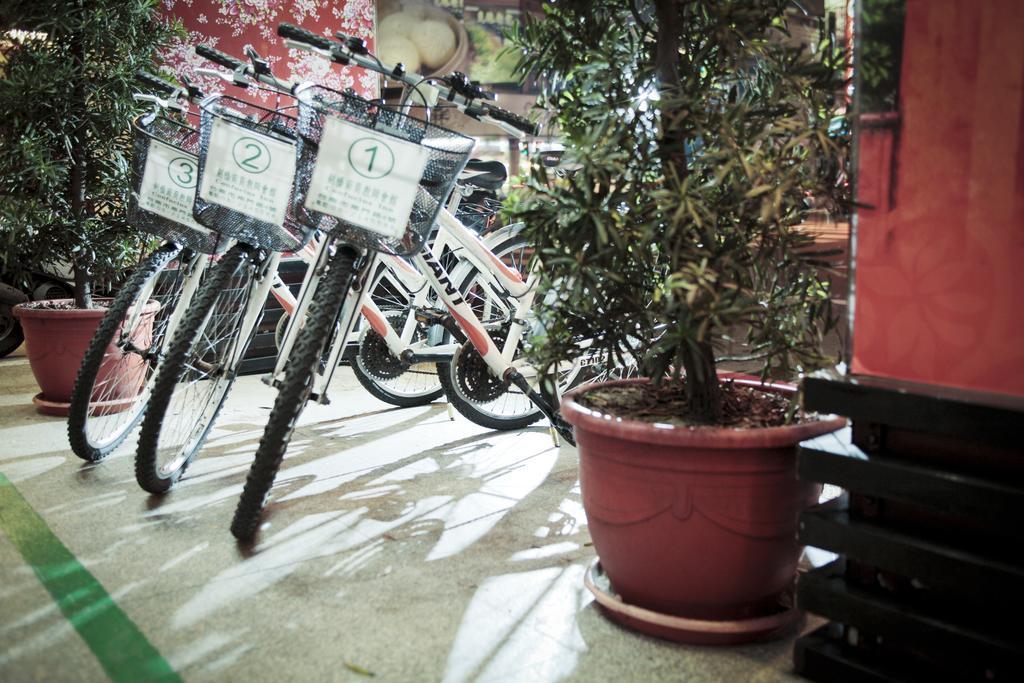 Cambridge Confucius Inn Tainan Exterior photo