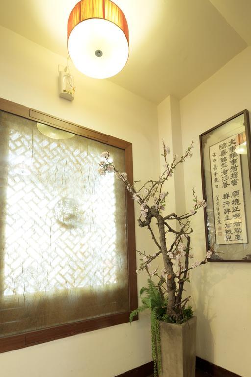 Cambridge Confucius Inn Tainan Exterior photo